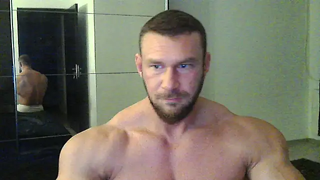 Snapshot of muscularkevin chatting on November 14, 4:22 am muscularkevin online show from November 14, 4:22 am