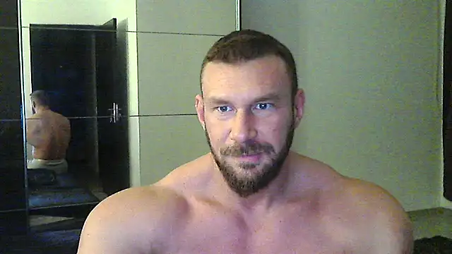 Snapshot of muscularkevin chatting on December 3, 4:31 am muscularkevin online show from December 3, 4:31 am