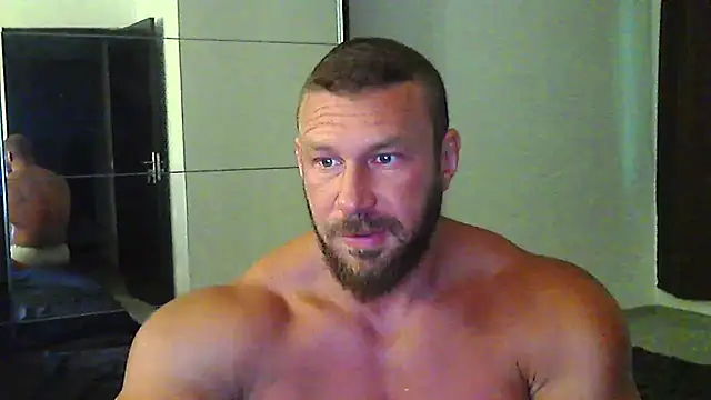 Snapshot of muscularkevin chatting on June 24, 3:38 am muscularkevin online show from June 24, 3:38 am