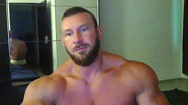 Snapshot of muscularkevin chatting on June 26, 3:44 am muscularkevin online show from June 26, 3:44 am