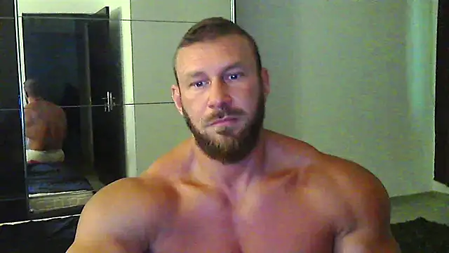 Snapshot of muscularkevin chatting on June 27, 3:33 am muscularkevin online show from June 27, 3:33 am