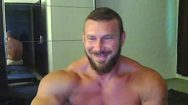 Snapshot of muscularkevin chatting on June 30, 3:29 am muscularkevin online show from June 30, 3:29 am