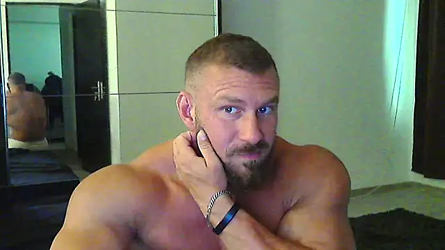 Snapshot of muscularkevin chatting on July 1, 1:13 pm muscularkevin online show from July 1, 1:13 pm