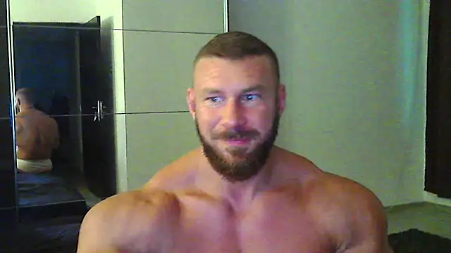 Snapshot of muscularkevin chatting on July 2, 3:34 am muscularkevin online show from July 2, 3:34 am