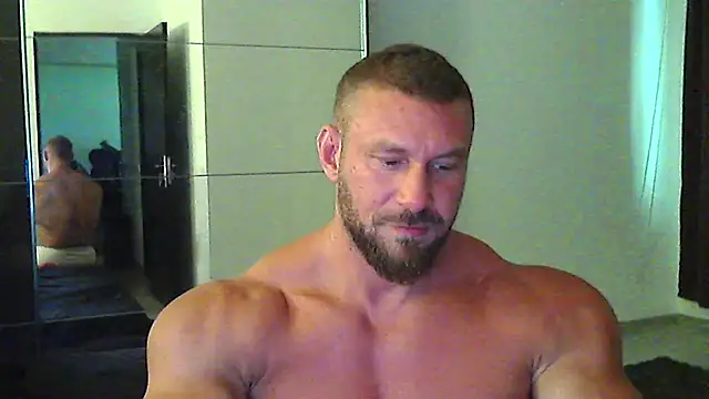 Snapshot of muscularkevin chatting on July 6, 1:30 pm muscularkevin online show from July 6, 1:30 pm
