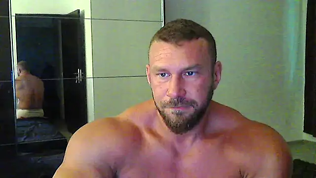 Snapshot of muscularkevin chatting on July 7, 3:31 am muscularkevin online show from July 7, 3:31 am