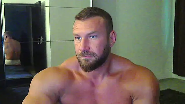 Snapshot of muscularkevin chatting on July 8, 3:33 am muscularkevin online show from July 8, 3:33 am