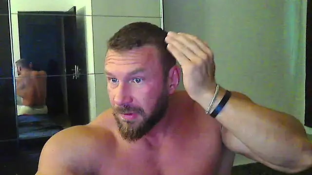 Snapshot of muscularkevin chatting on July 12, 3:30 am muscularkevin online show from July 12, 3:30 am