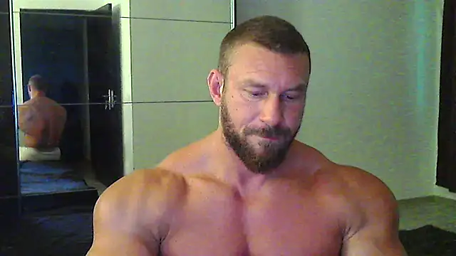 Snapshot of muscularkevin chatting on July 13, 3:31 am muscularkevin online show from July 13, 3:31 am