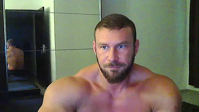 Snapshot of muscularkevin chatting on July 21, 3:20 am muscularkevin online show from July 21, 3:20 am