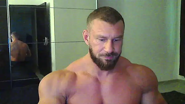 Snapshot of muscularkevin chatting on July 22, 3:31 am muscularkevin online show from July 22, 3:31 am