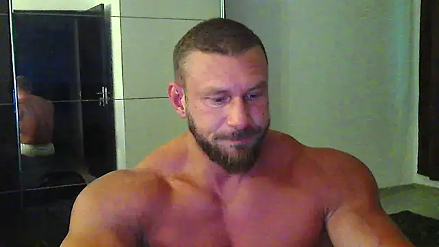 Snapshot of muscularkevin chatting on July 29, 3:26 am muscularkevin online show from July 29, 3:26 am