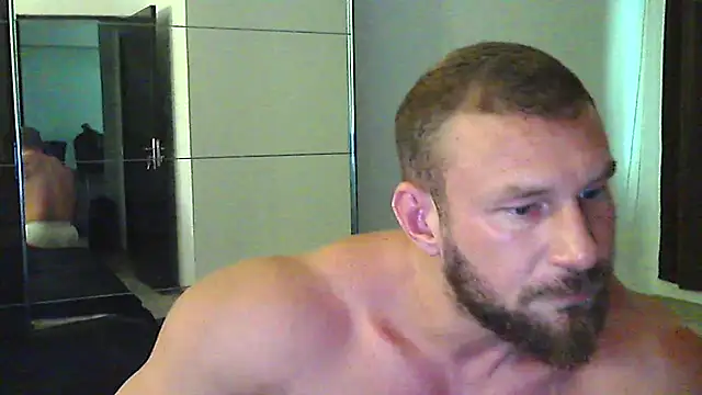 Snapshot of muscularkevin chatting on August 3, 1:16 pm muscularkevin online show from August 3, 1:16 pm