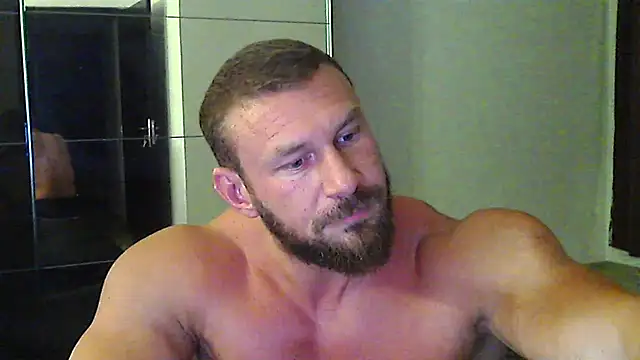 Snapshot of muscularkevin chatting on August 4, 6:10 pm muscularkevin online show from August 4, 6:10 pm