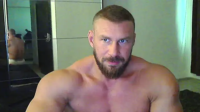 Snapshot of muscularkevin chatting on August 7, 1:13 pm muscularkevin online show from August 7, 1:13 pm