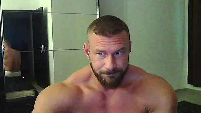 Snapshot of muscularkevin chatting on August 8, 3:41 am muscularkevin online show from August 8, 3:41 am
