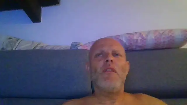 davigochi77bcn online show from October 3, 9:34 pm