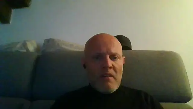 davigochi77bcn online show from December 4, 8:06 pm