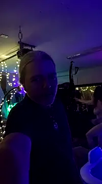 Hotredheadandtoungelasher online show from January 7, 9:40 am