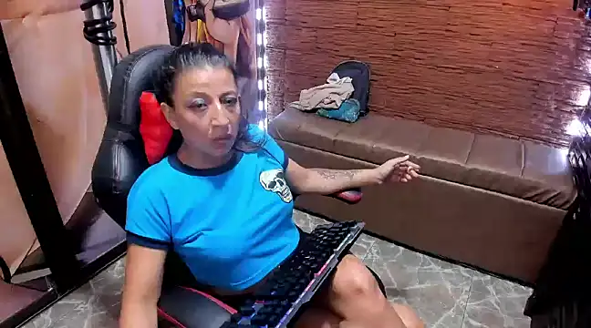 Snapshot of mature_sexi40 chatting on January 18, 2:58 am mature sexi40 online show from January 18, 2:58 am