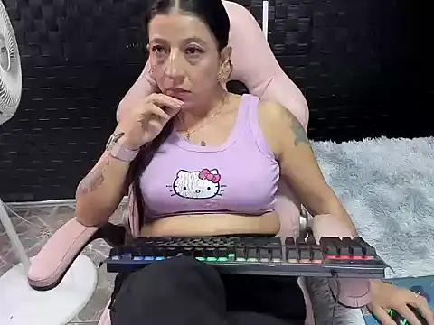 Snapshot of mature_sexi40 chatting on October 15, 12:16 pm mature sexi40 online show from October 15, 12:16 pm