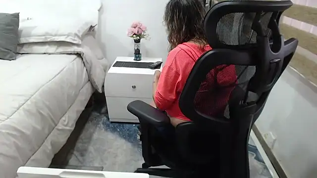 jesy hot online show from April 16, 8:20 pm