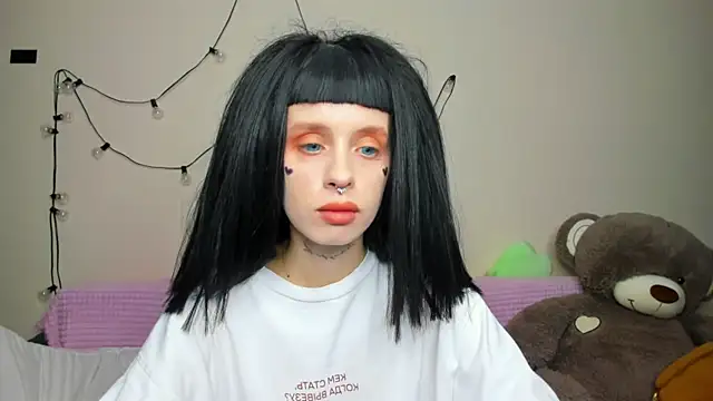 FlowerOfSin2001 online show from September 14, 5:56 pm