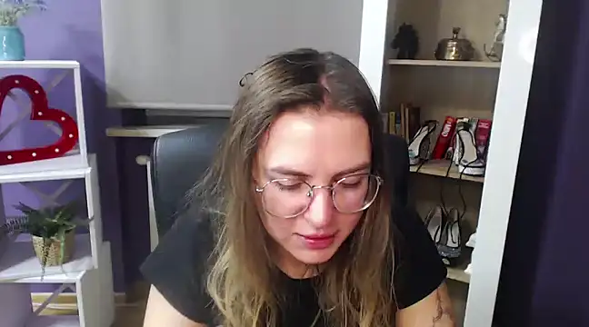 Snapshot of Zoey_Erotic chatting on December 30, 5:26 am Zoey Erotic online show from December 30, 5:26 am