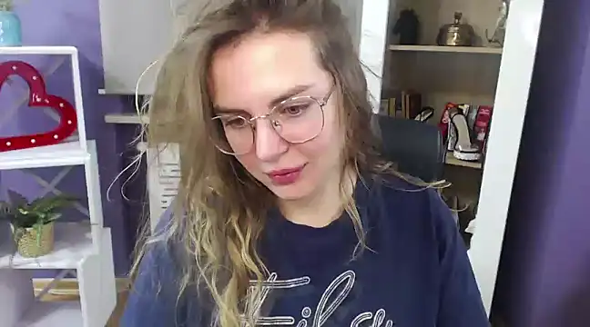 Snapshot of Zoey_Erotic chatting on December 31, 5:33 am Zoey Erotic online show from December 31, 5:33 am