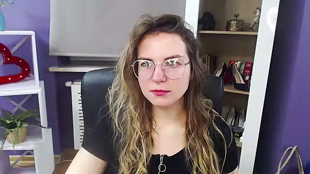 Snapshot of Zoey_Erotic chatting on January 20, 5:26 am Zoey Erotic online show from January 20, 5:26 am