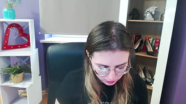 Snapshot of Zoey_Erotic chatting on February 20, 9:11 am Zoey Erotic online show from February 20, 9:11 am