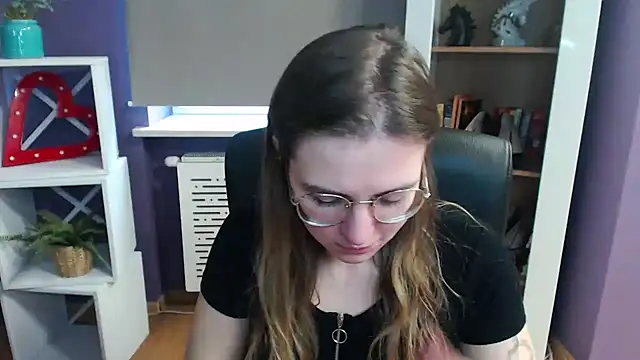 Snapshot of Zoey_Erotic chatting on February 21, 10:50 am Zoey Erotic online show from February 21, 10:50 am