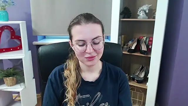 Snapshot of Zoey_Erotic chatting on February 26, 8:37 am Zoey Erotic online show from February 26, 8:37 am