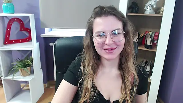 Snapshot of Zoey_Erotic chatting on March 5, 8:43 am Zoey Erotic online show from March 5, 8:43 am