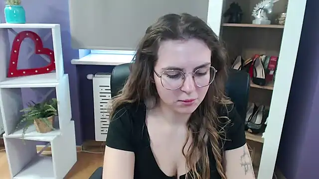 Snapshot of Zoey_Erotic chatting on March 5, 11:49 am Zoey Erotic online show from March 5, 11:49 am