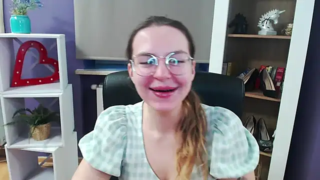 Snapshot of Zoey_Erotic chatting on March 10, 5:22 am Zoey Erotic online show from March 10, 5:22 am