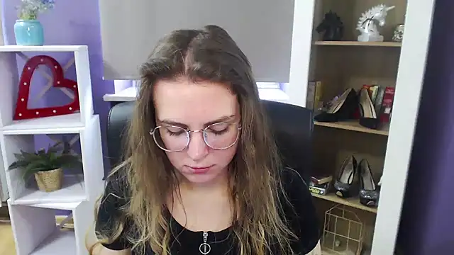 Snapshot of Zoey_Erotic chatting on March 20, 9:26 am Zoey Erotic online show from March 20, 9:26 am