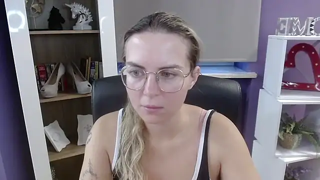 Snapshot of Zoey_Erotic chatting on September 10, 4:34 am Zoey Erotic online show from September 10, 4:34 am