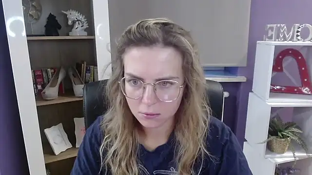 Snapshot of Zoey_Erotic chatting on September 16, 4:35 am Zoey Erotic online show from September 16, 4:35 am