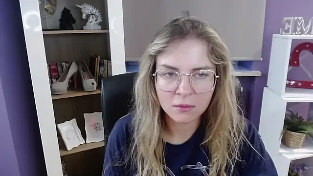 Snapshot of Zoey_Erotic chatting on September 19, 4:36 am Zoey Erotic online show from September 19, 4:36 am