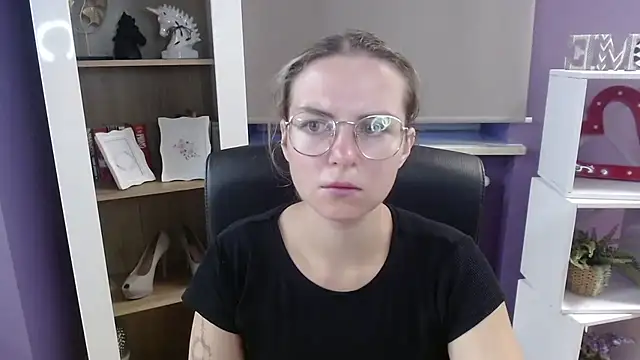 Snapshot of Zoey_Erotic chatting on September 23, 4:37 am Zoey Erotic online show from September 23, 4:37 am