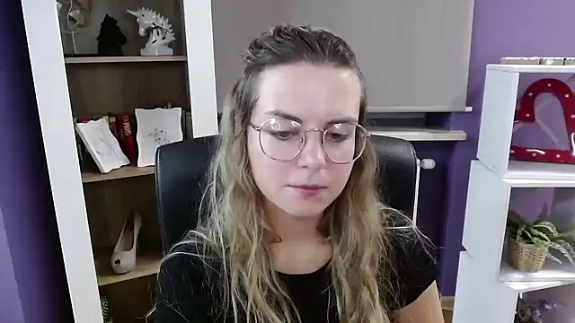 Snapshot of Zoey_Erotic chatting on October 7, 4:31 am Zoey Erotic online show from October 7, 4:31 am