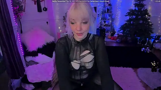 Snapshot of AliceW0lf chatting on December 4, 4:48 pm AliceW0lf online show from December 4, 4:48 pm