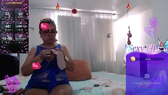 linapalacios online show from April 21, 8:12 pm