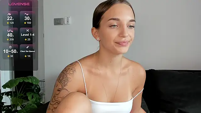 Snapshot of minimaya chatting on December 14, 6:24 am minimaya online show from December 14, 6:24 am