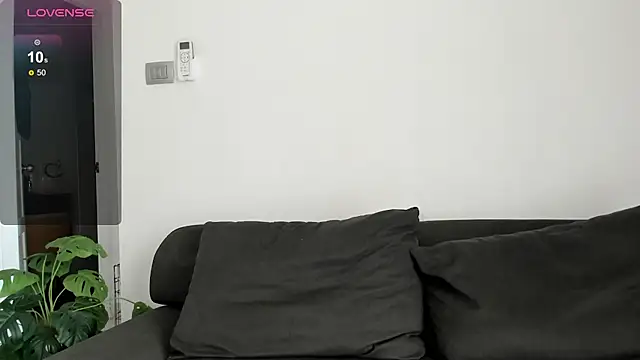 Snapshot of minimaya chatting on March 18, 4:47 am minimaya online show from March 18, 4:47 am