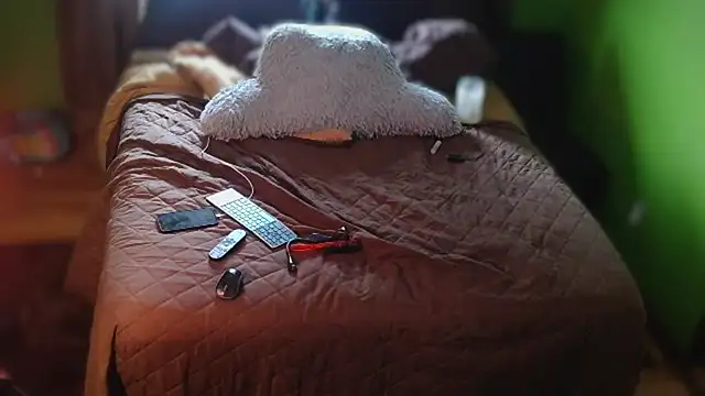 Snapshot of Sexslavescorpio chatting on December 14, 8:02 pm Sexslavescorpio online show from December 14, 8:02 pm