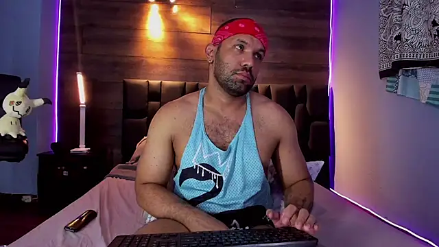 Snapshot of anthonylatynxd chatting on February 18, 11:41 pm anthonylatynxd online show from February 18, 11:41 pm