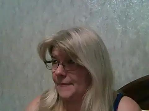 Snapshot of Diana_49 chatting on February 10, 8:42 am Diana 49 online show from February 10, 8:42 am