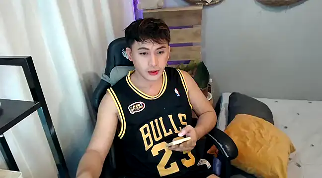 princeJayX online show from December 8, 12:19 pm